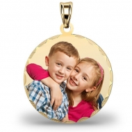 Large Round Pendant w  Diamond Cut Edge Picture Pendant