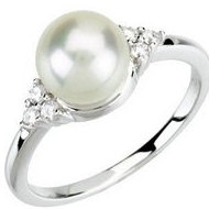 Freshwater Cultured Pearl Diamond Ring