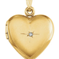 14K Yellow Gold Heart Shaped Locket W/Diamond