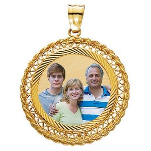 14k Yellow Gold Filegre Round Photo Pendant