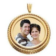 14k Gold Yellow Snake Round Rope Photo Pendant