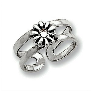 Sterling Silver Antiqued CZ Flower Toe Ring