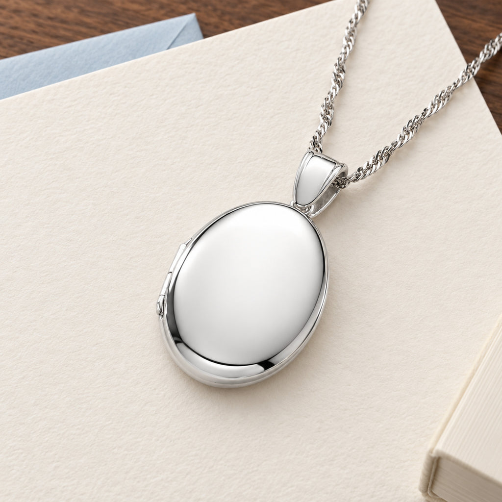 Oval Photo Locket - lifestyle