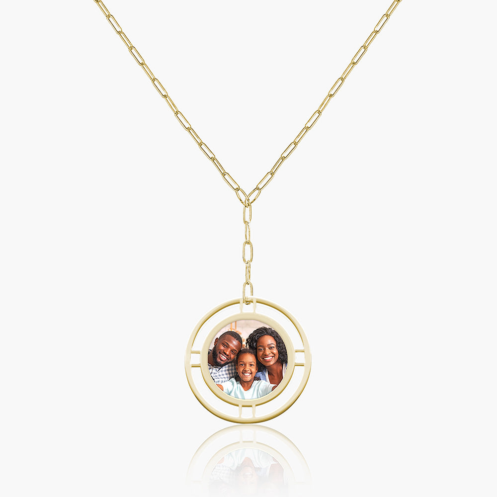Round Pendant with Open Border Paperclip Necklace