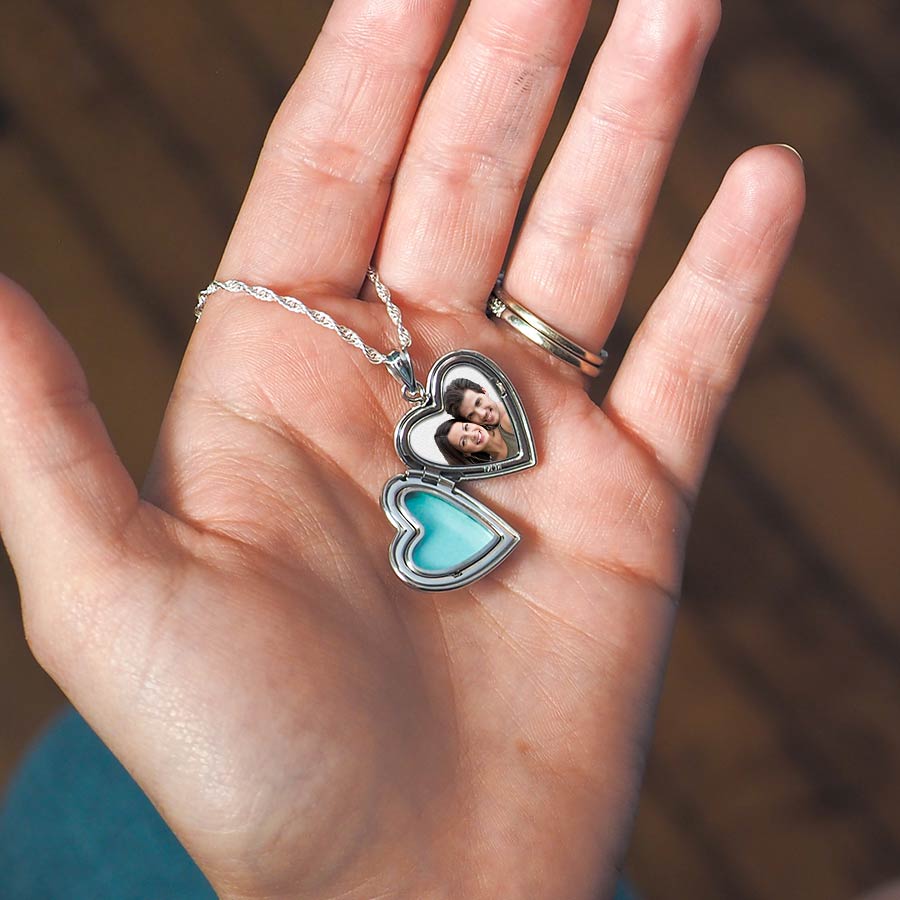 14K White Gold Classic Heart Photo Locket