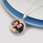 Round Rope Frame Photo Pendant