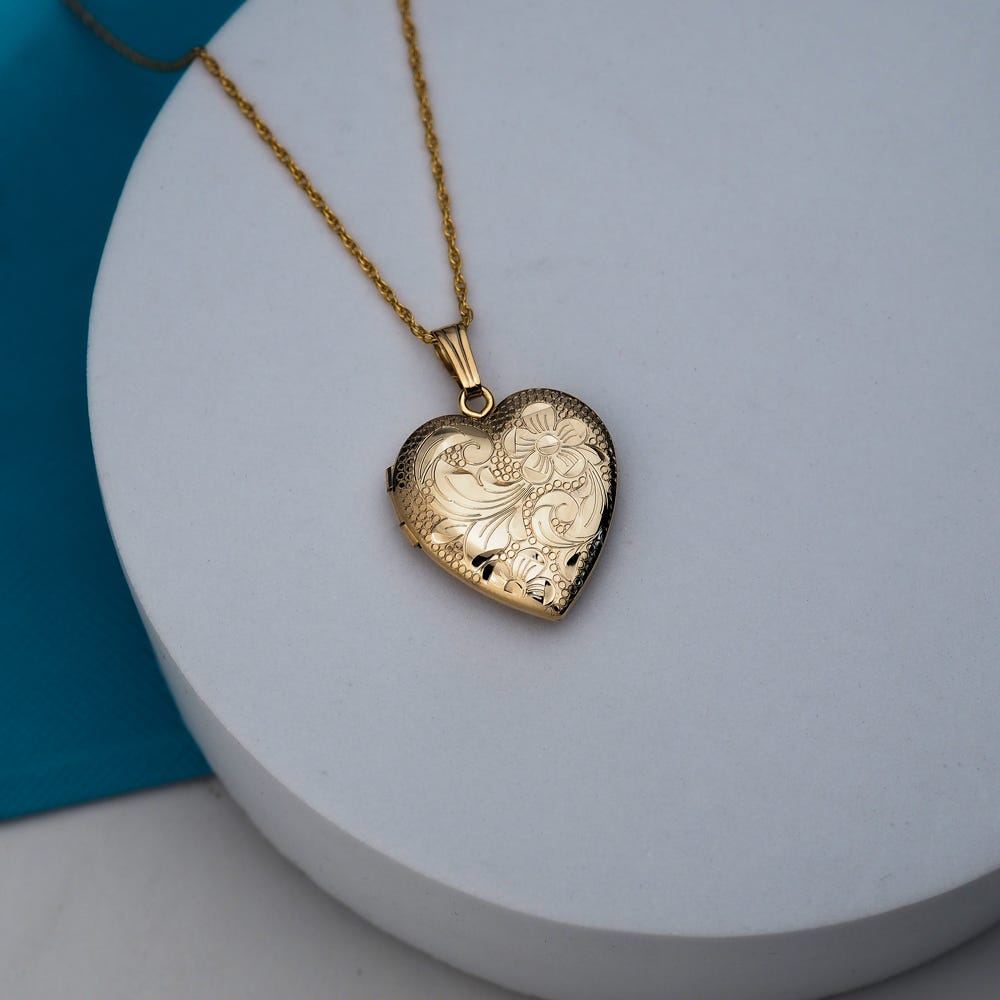 14K Gold Floral Heart Photo Locket