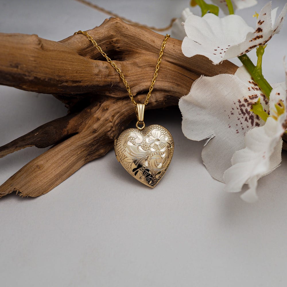 14K Gold Floral Heart Photo Locket