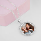 Round Rope Frame Photo Pendant
